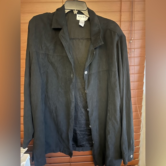 E.L.C.C Tops - Black long sleeve soft shirt